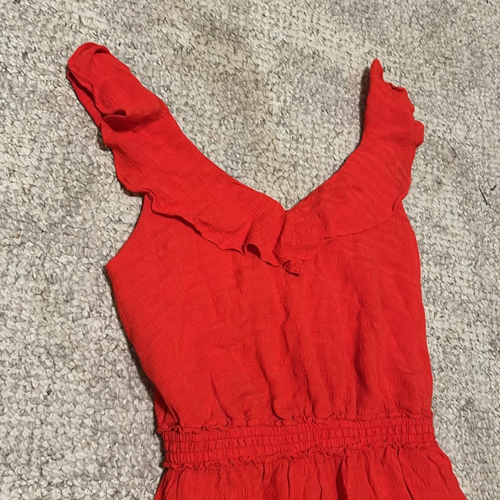Lady in Red - Picture 2 of 3